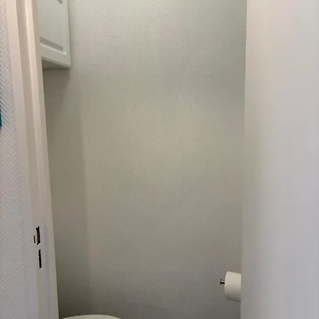 Apartment A 300 M De La *